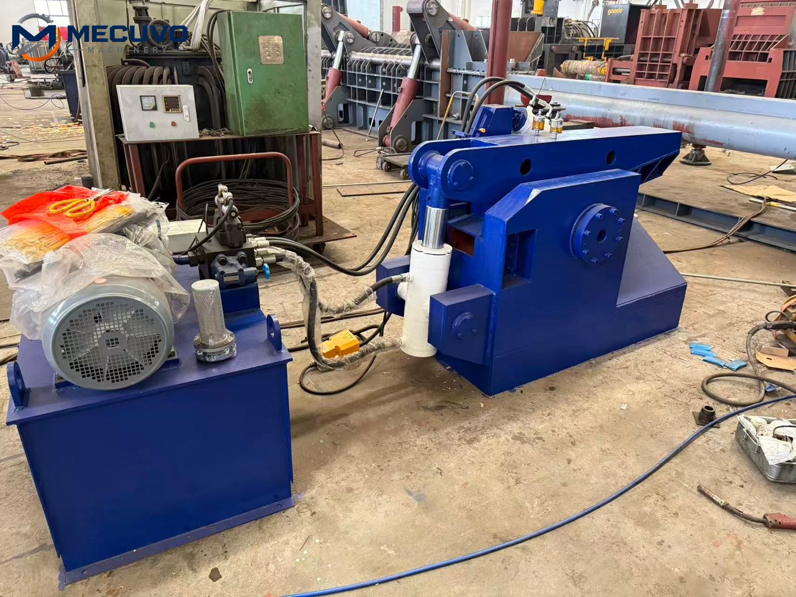 Hydraulic power unit and controls of an alligator shear